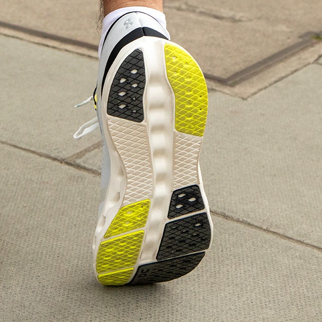 Men's On Cloudsurfer 2