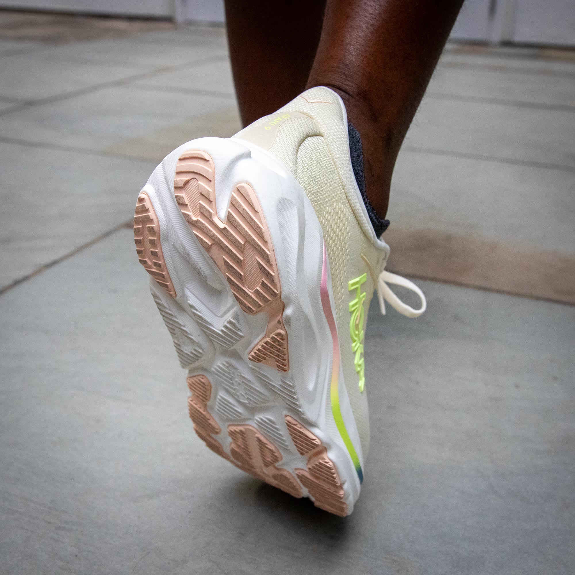 Hoka Arahi 9