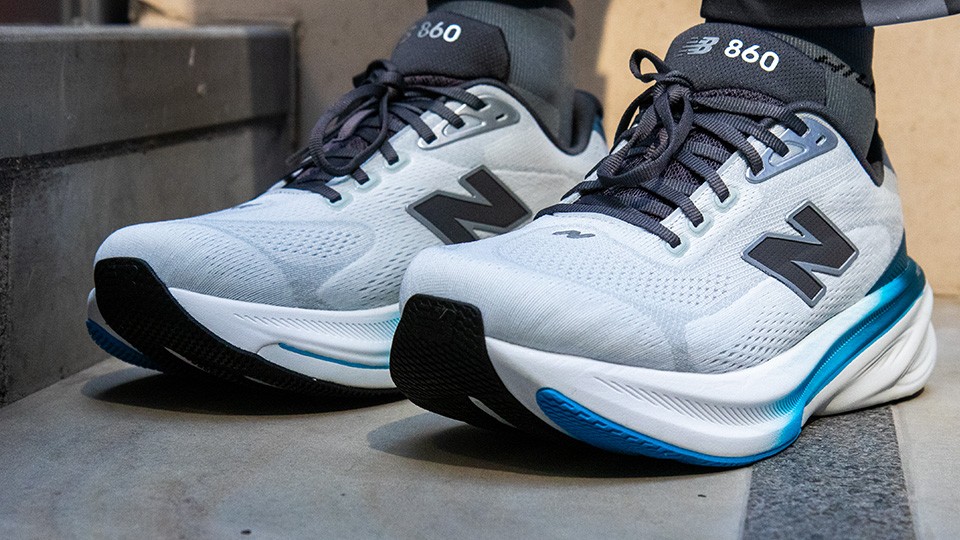 New Balance 860v15