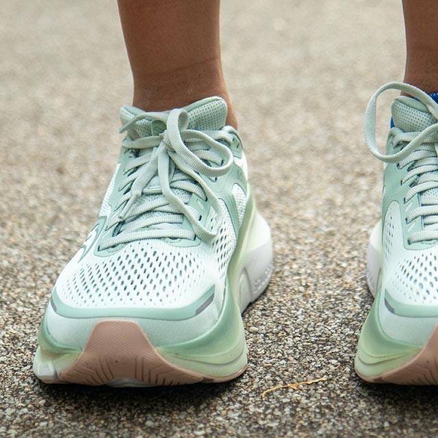 Women's Saucony Guide 18, Support Road Running Shoes
