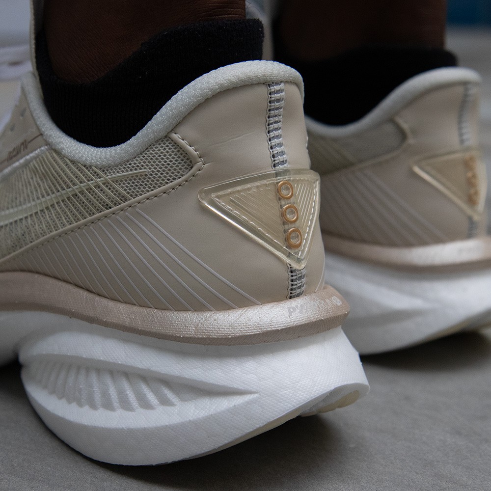 Saucony Endorphin Azura