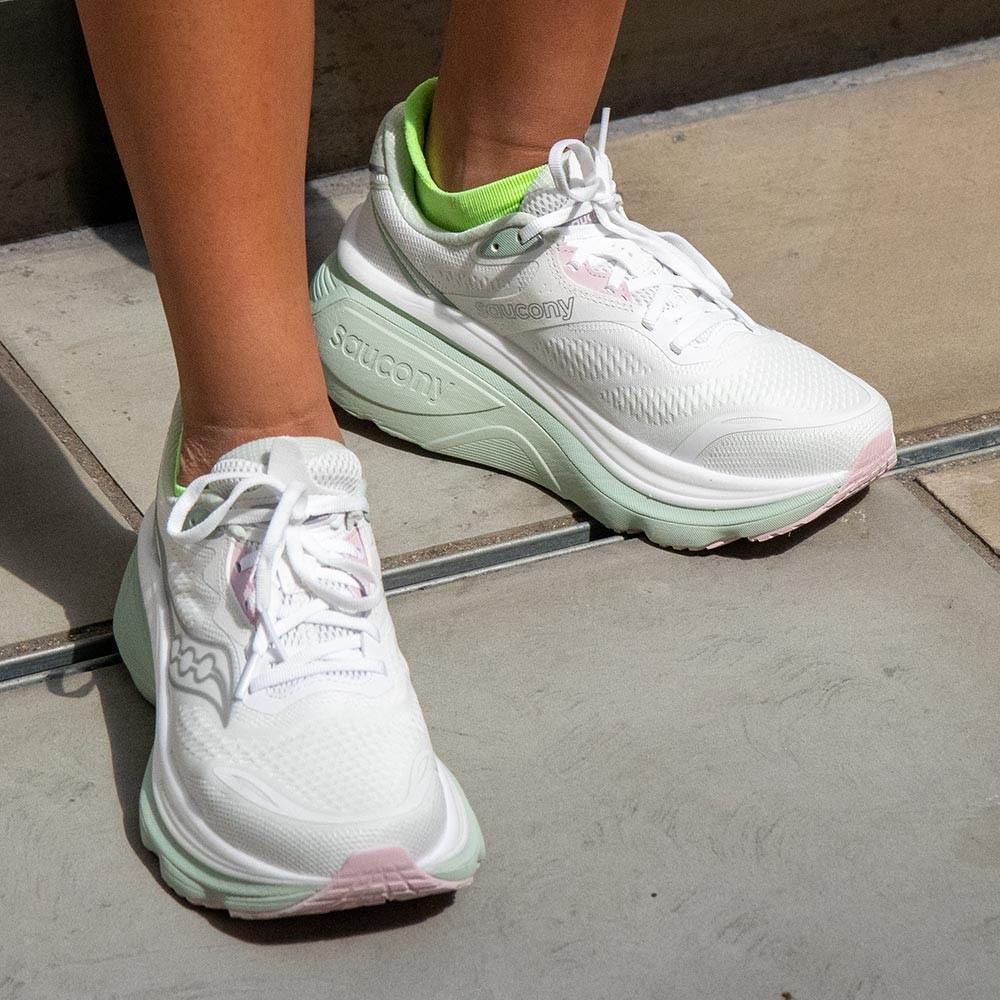 Saucony Hurricane 26