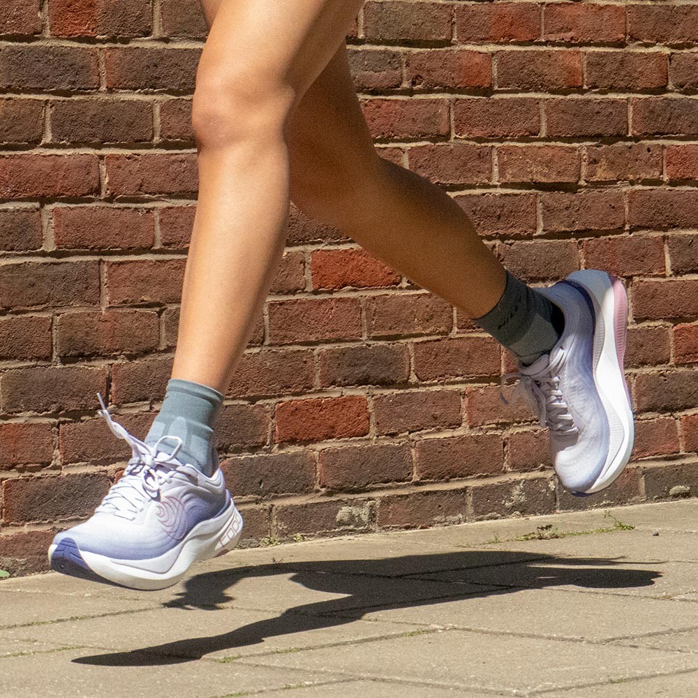 Women's Topo Aura, Stability Road-Running Shoes