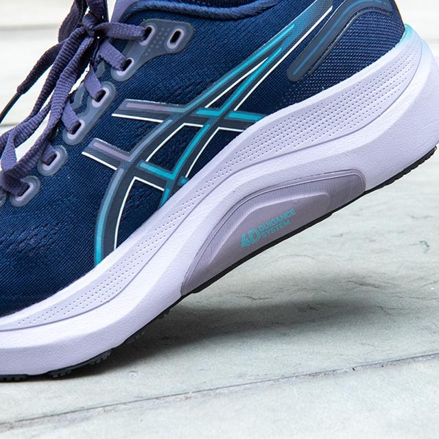 Women's Asics Kayano 32