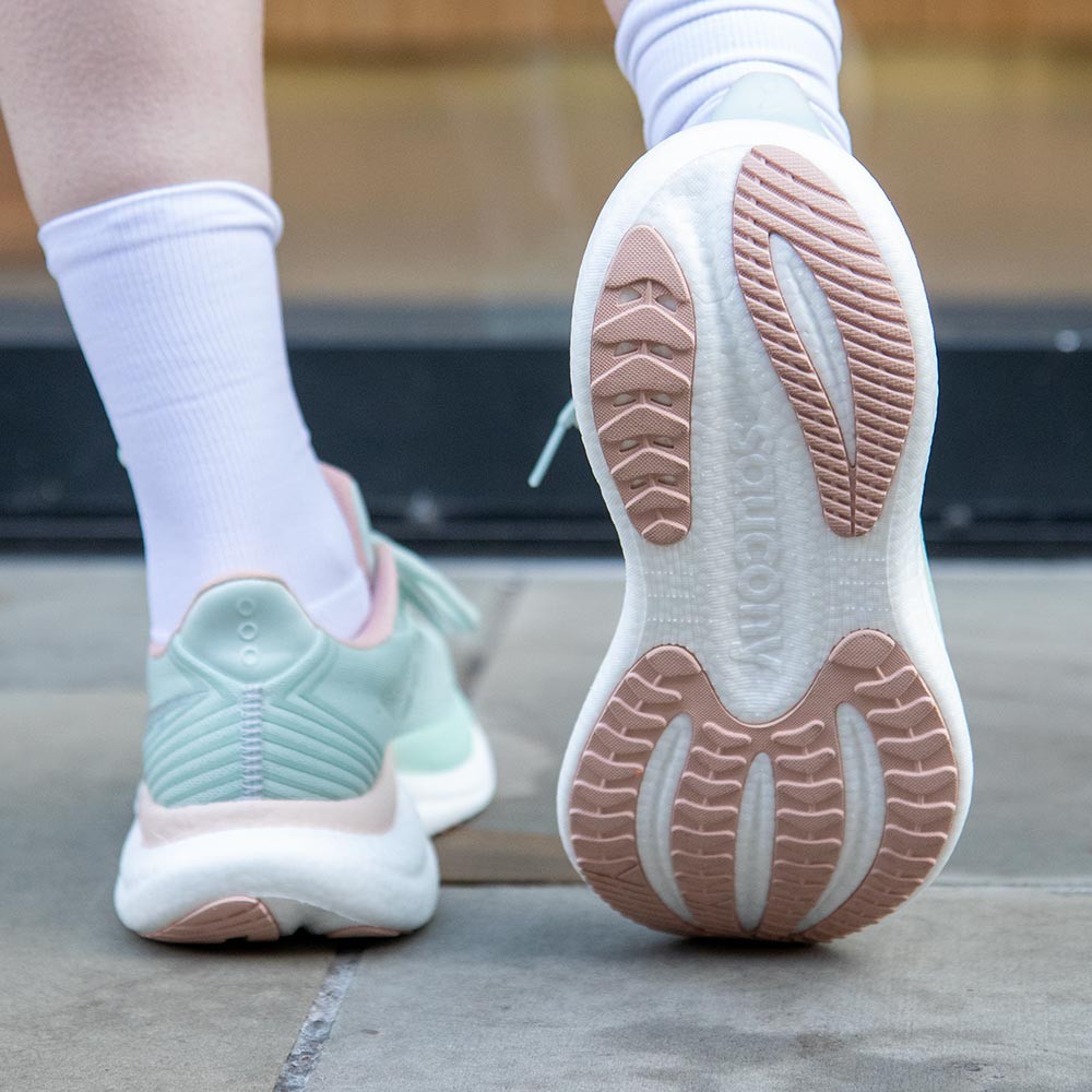 Women's Saucony Triumph 23