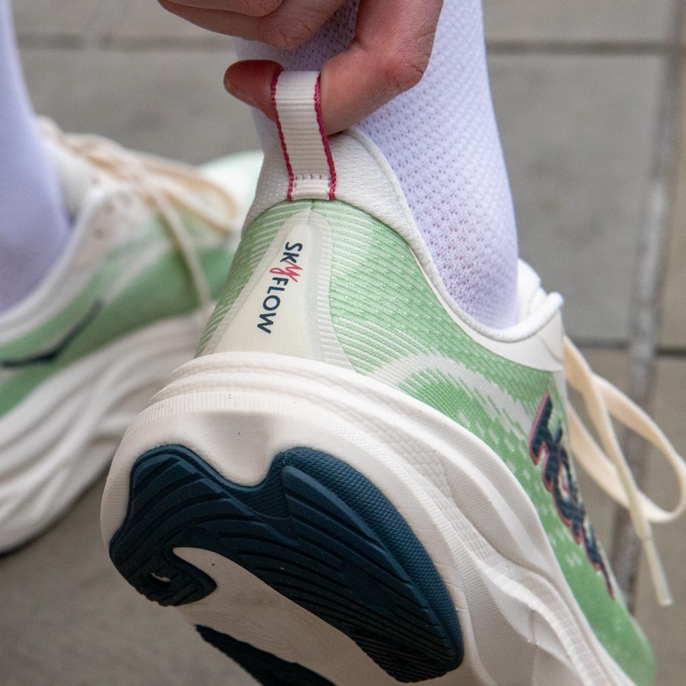 Women's Hoka Skyflow