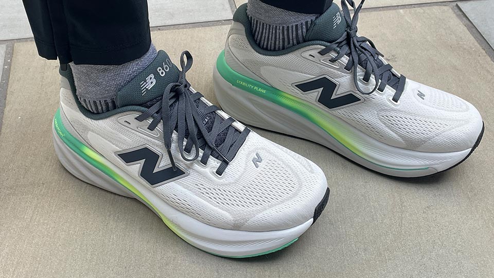 New Balance 860v15