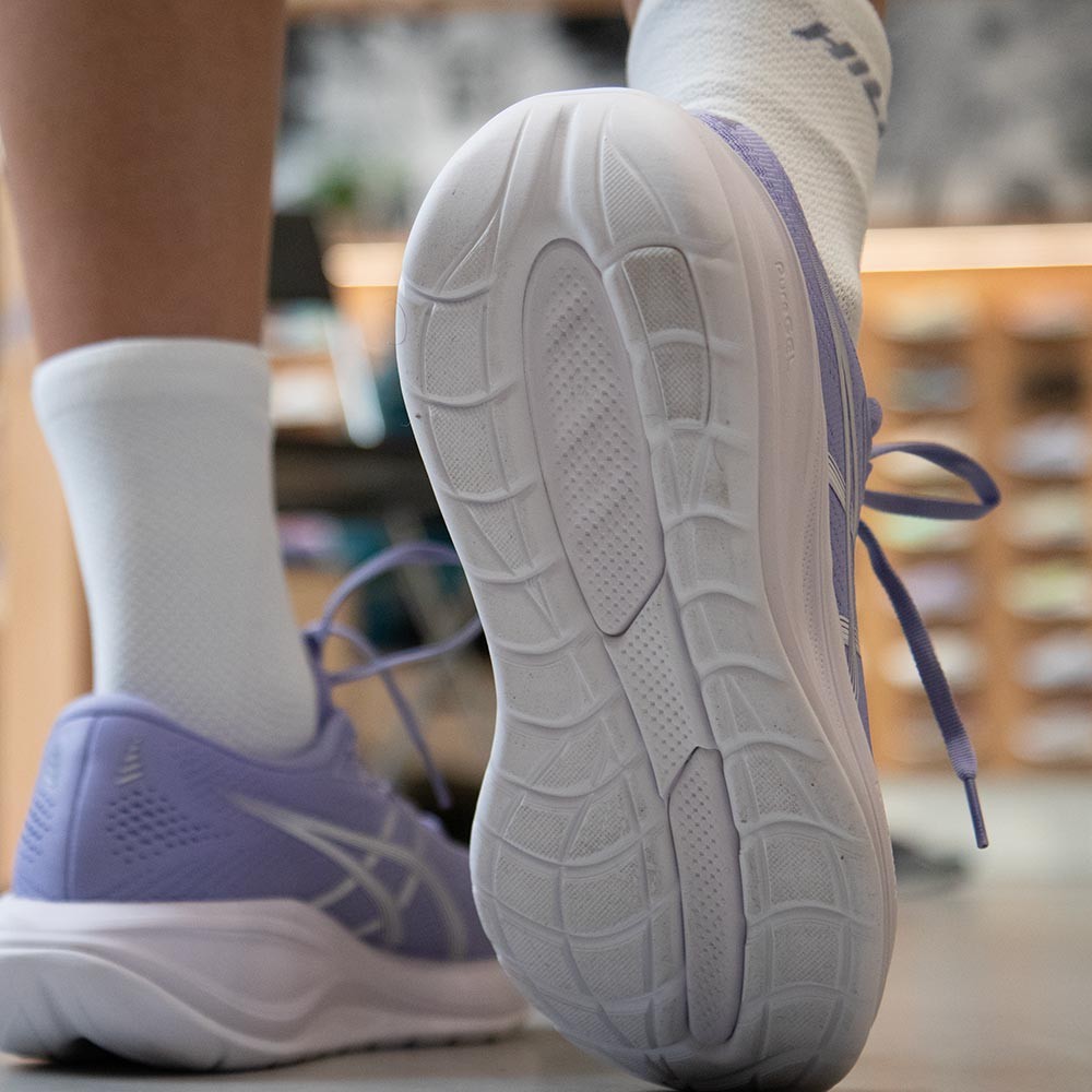 Women's Asics Gel Cumulus 28