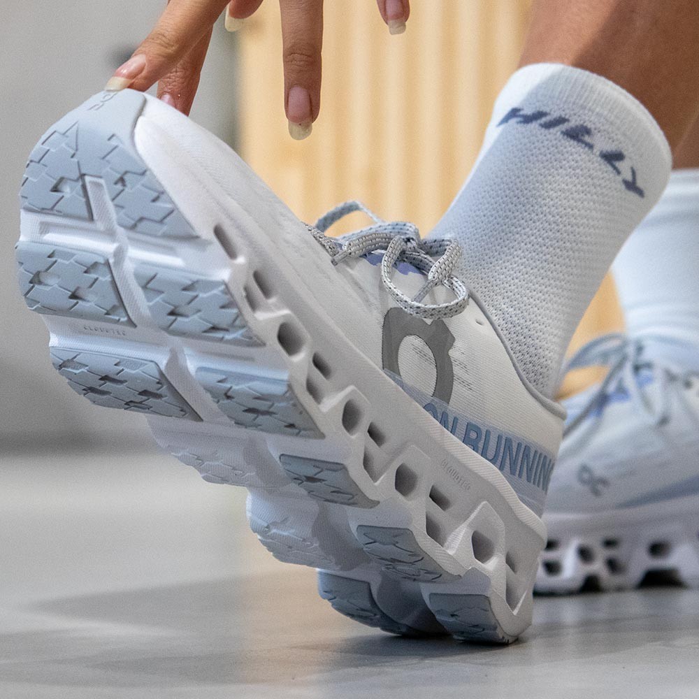 Women's On Cloudmonster 3