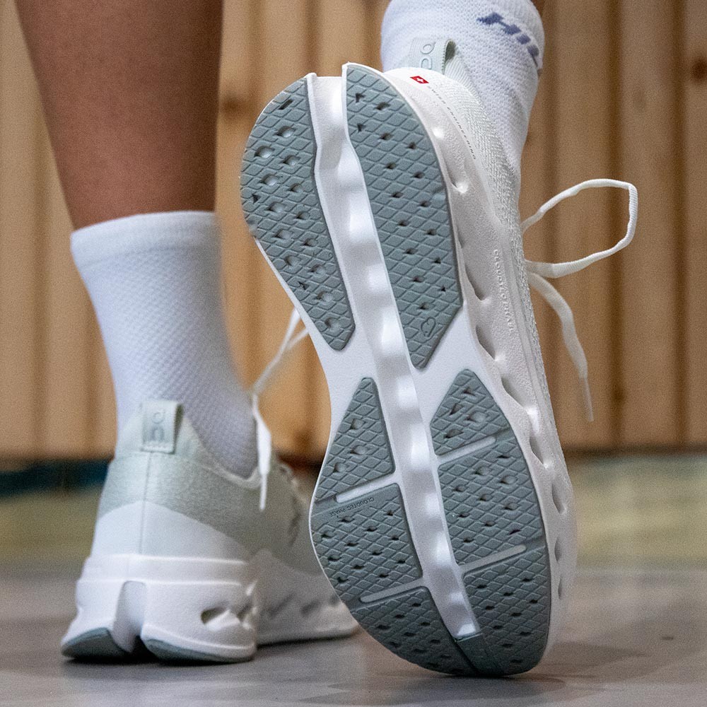 Women's On Cloudsurfer Max