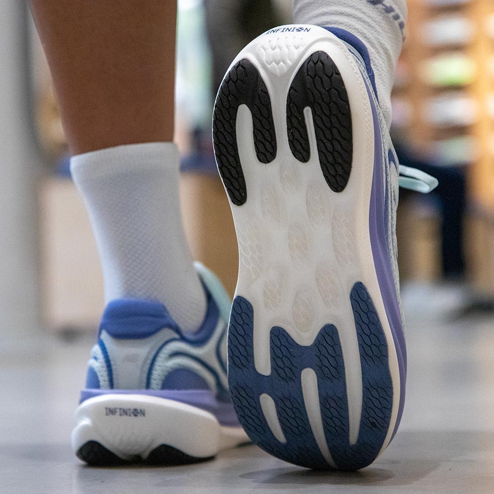 Women's New Balance 1080v15