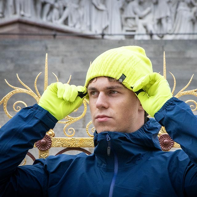 running hat and gloves set