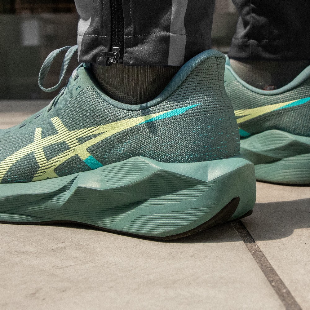 Asics Novablast 6