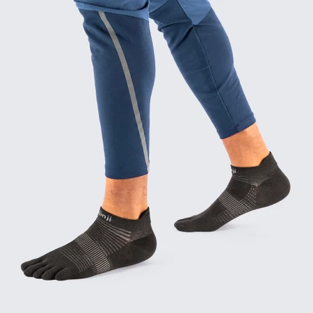 Injinji Run Lightweight No-Show Toe Socks in All Black