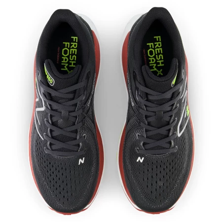 New Balance 860v13 D in Black/Brick Red