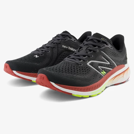 New Balance 860v13 D in Black/Brick Red