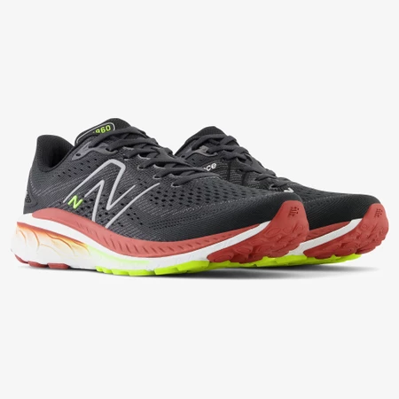 New Balance 860v13 D in Black/Brick Red