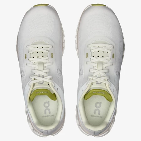 On Cloudflow 4 in White/Sand
