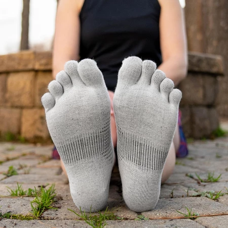 Injinji Run Lightweight Mini-Crew Toe Socks in Light Grey