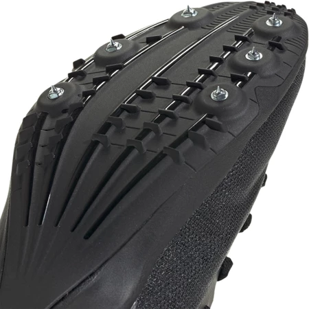 Adidas Distancestar  in Black/Silver