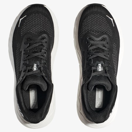 Hoka Arahi 7 in Black/White