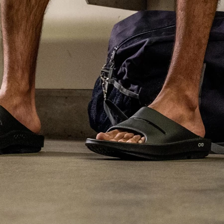 Oofos OOahh Slides in Black
