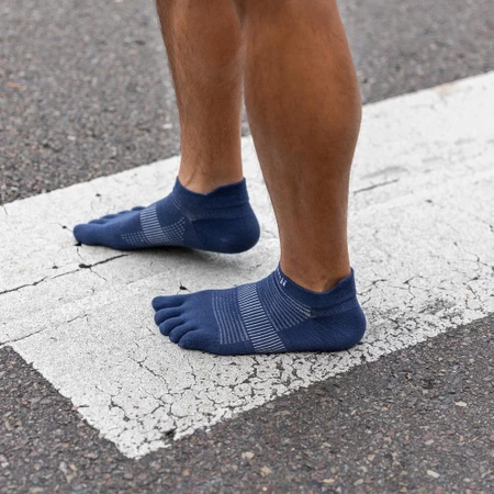 Injinji Run Lightweight No-Show Toe Socks in Navy