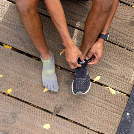 Injinji Run Lightweight No-Show Toe Socks in Silver