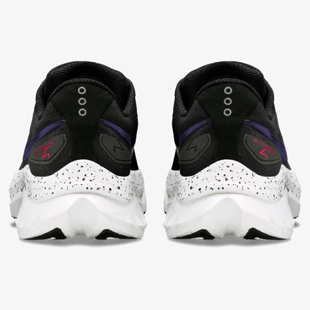 Saucony Endorphin Speed 4 in Black/White