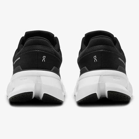 On Cloudrunner 2 in Black/White