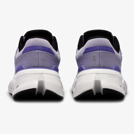 On Cloudrunner 2 in Nimbus/Blueberry
