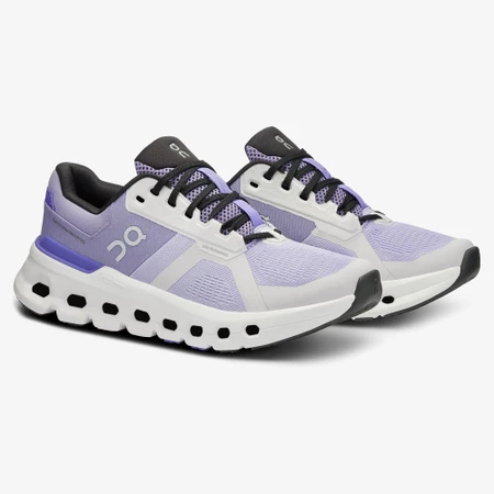 On Cloudrunner 2 in Nimbus/Blueberry