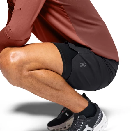 On Hybrid 7in Twin Shorts in Black