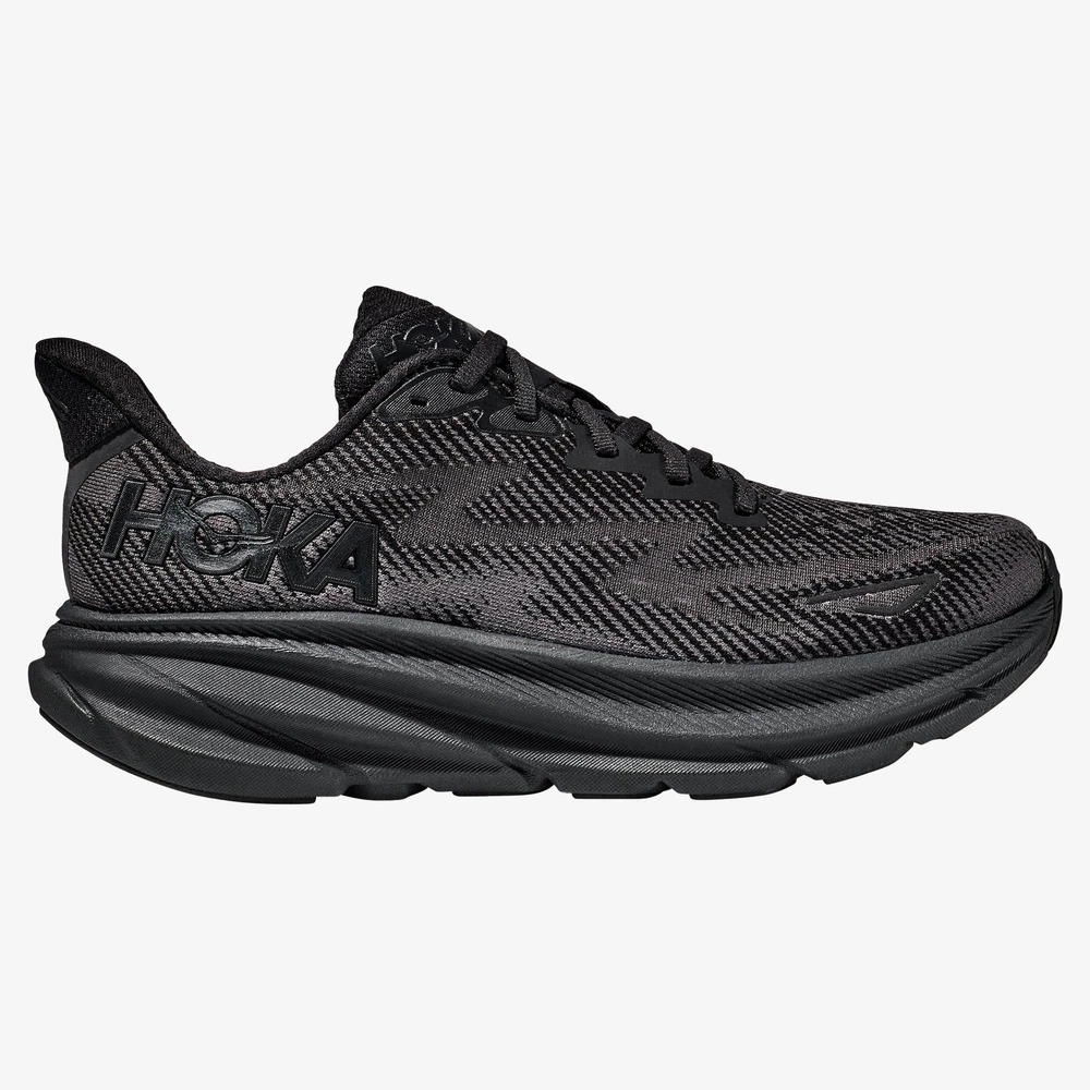 Hoka Clifton 9 in Black/Black