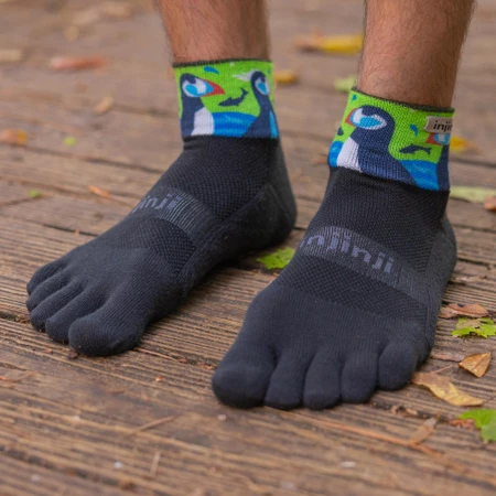 Injinji Trail Midweight Mini Crew Toe Socks in Black/Multicoloured