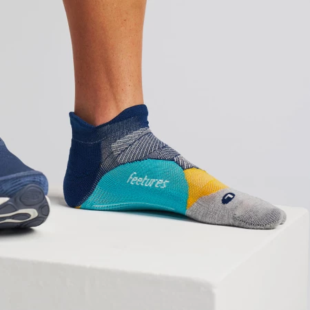 Feetures Elite Light Cushion No Show Socks in Navy/Aqua