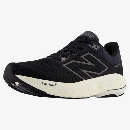 New Balance 860v14 4E Extra Wide in Black/White