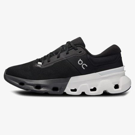On Cloudflyer 5 in Black/White