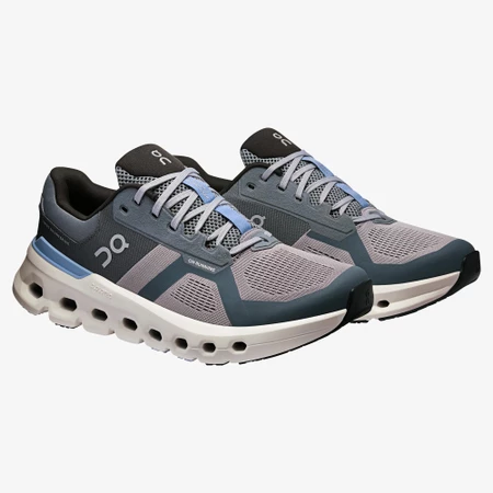 On Cloudrunner 2 in Alloy/Chambray