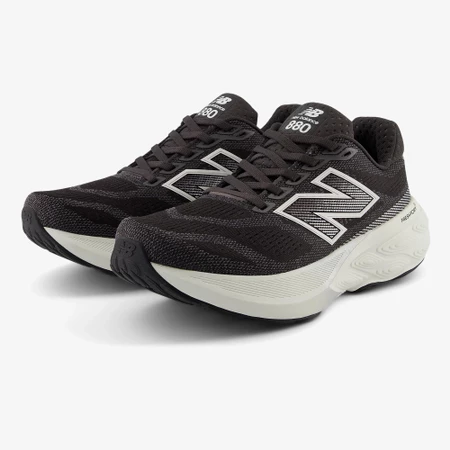 New Balance 880v15 D Wide in Black/White