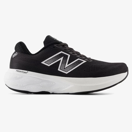 New Balance 880v15 in Black/White