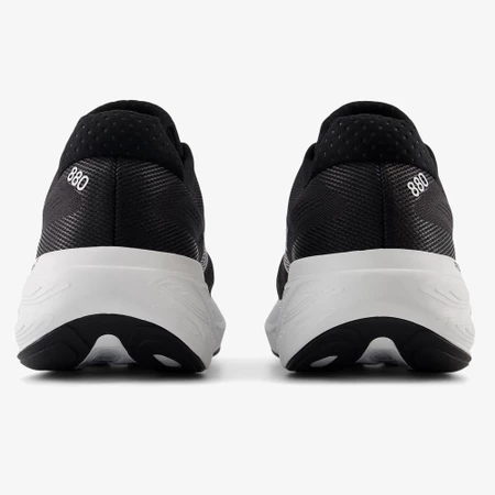 New Balance 880v15 in Black/White