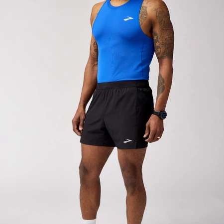 Brooks Journey 5in Shorts in Black