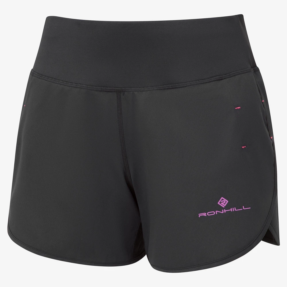 Ronhill Tech 4.5in Shorts in Black/Razz