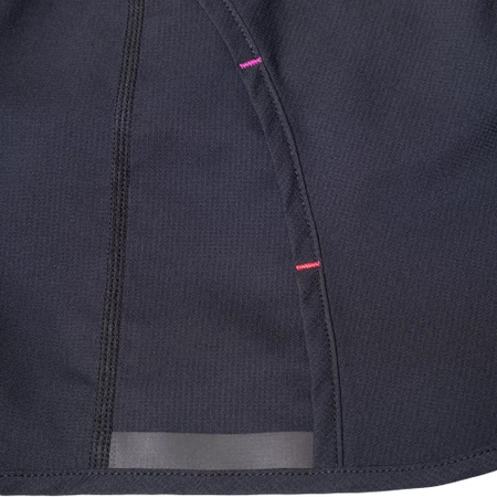 Ronhill Tech 4.5in Shorts in Black/Razz