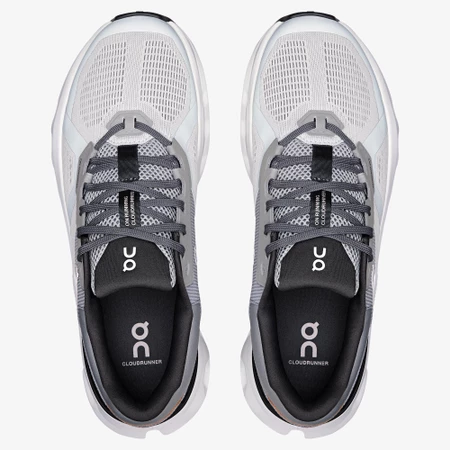 On Cloudrunner 2 in Wolf/Ivory