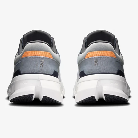 On Cloudrunner 2 in Wolf/Ivory