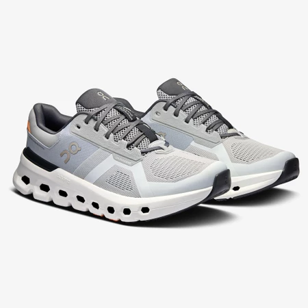 On Cloudrunner 2 in Wolf/Ivory
