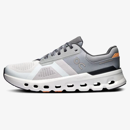 On Cloudrunner 2 in Wolf/Ivory
