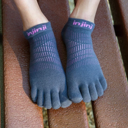 Injinji Women's Run Lightweight No-Show Toe Socks in Charcoal